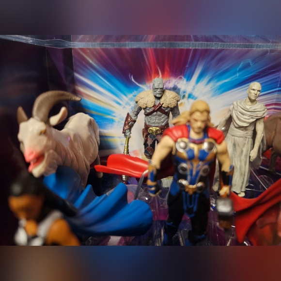 Disney Marvel Avengers Thor: Love & Thunder 8-Piece PVC Figure Play Set - Picture 9 of 15